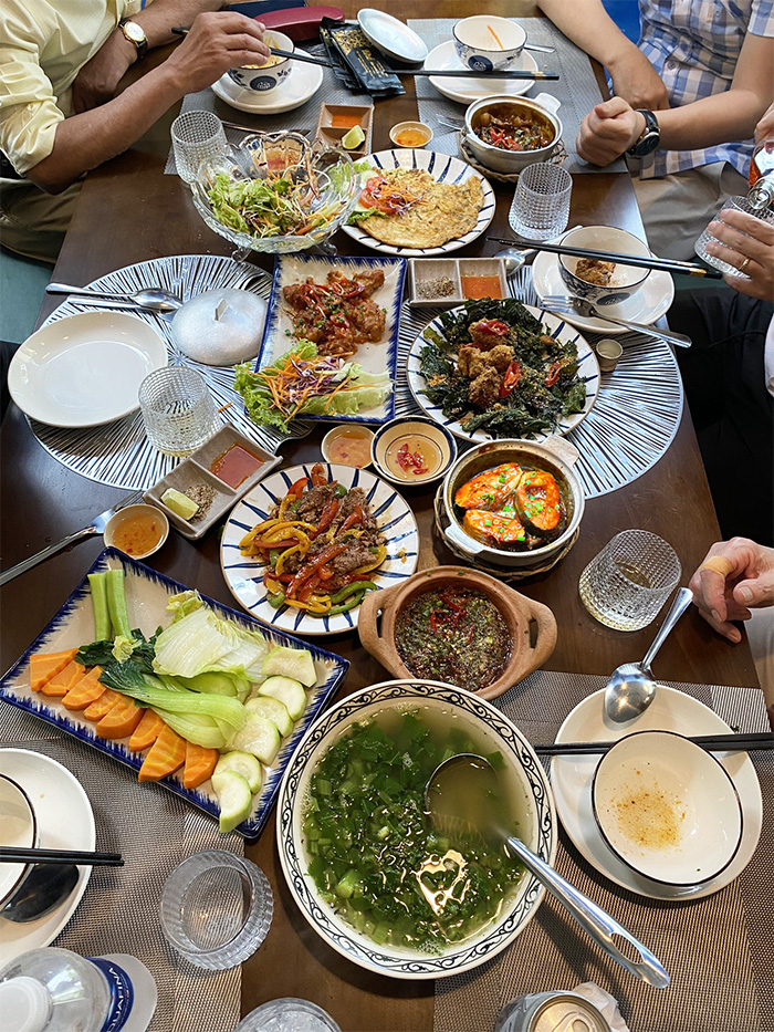 Ban co the trai nghiem voi nhieu mon an dong que khac tai nha hang Khe che bien cung rat ngon duoc hau het khach hang da thuong thuc danh gia cao