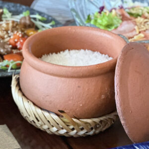 Cơm niêu quê nhà