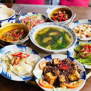 Set Cơm Niêu Quê Nhà hàng Khê 399k đặc biệt, với 10 món ăn ngon dân dã dành Cho Tiệc 3-4 Người