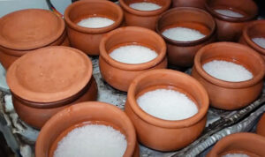 Com nieu la gi Bat mi cach nau com nieu ngon tu Nha hang Khe